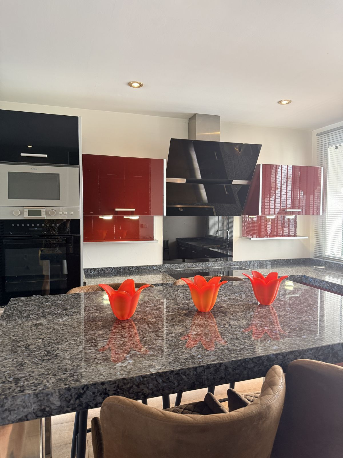 Piso de 3 Dormitorios en venta en Nueva Milla de Oro, Estepona