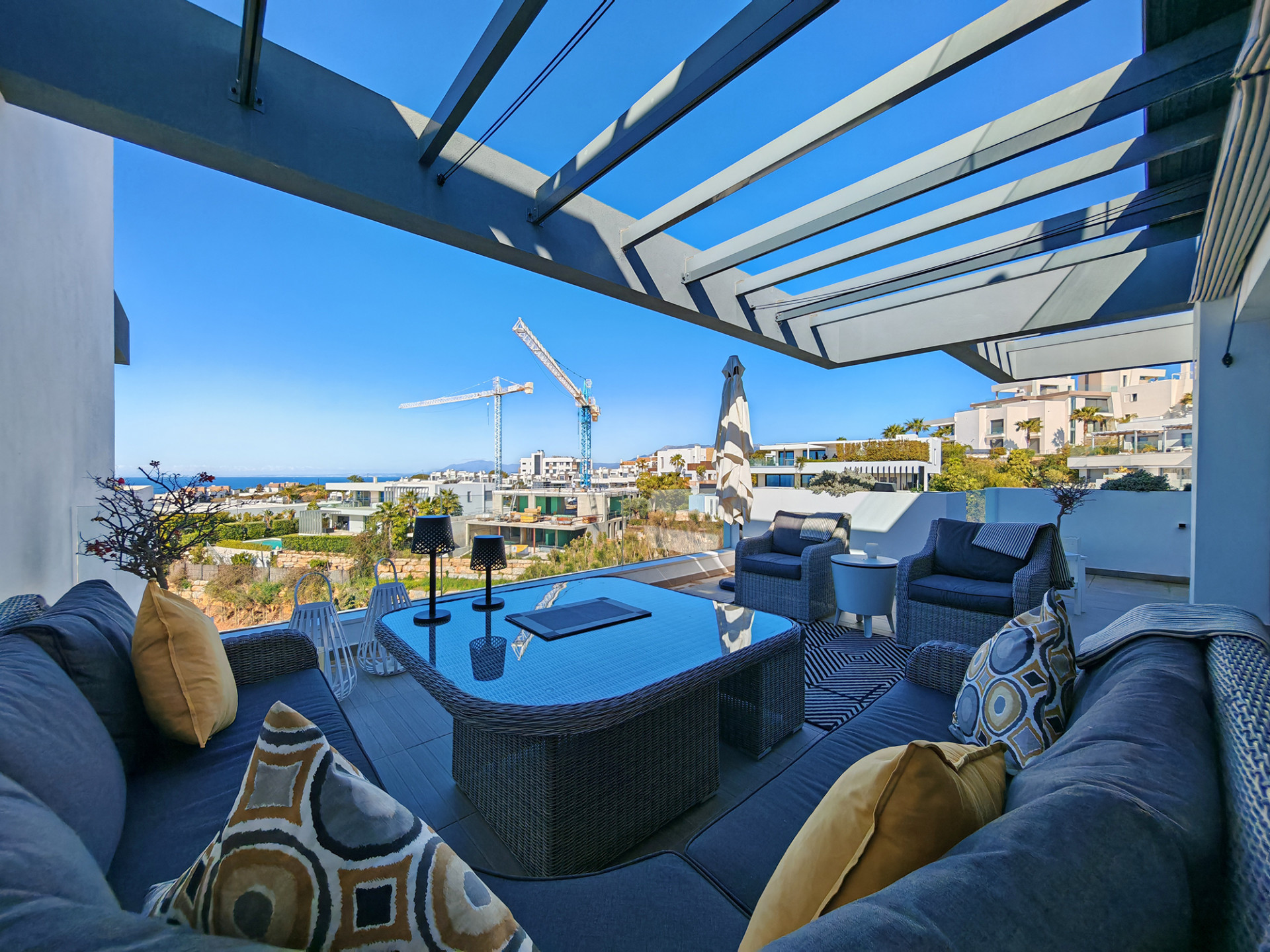 3 Bed - Penthouse for Sale in Cabopino, Marbella