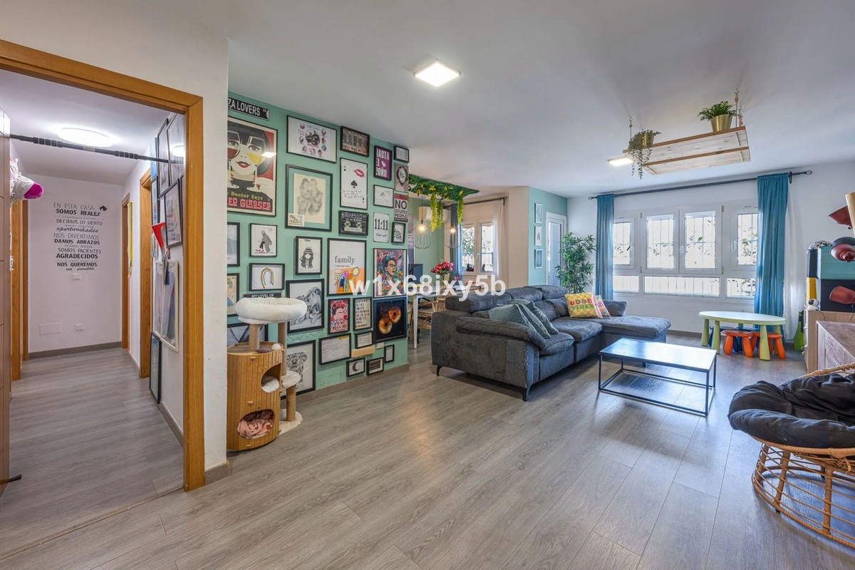 Piso de 3 Dormitorios en venta en Nueva Andalucía, Marbella