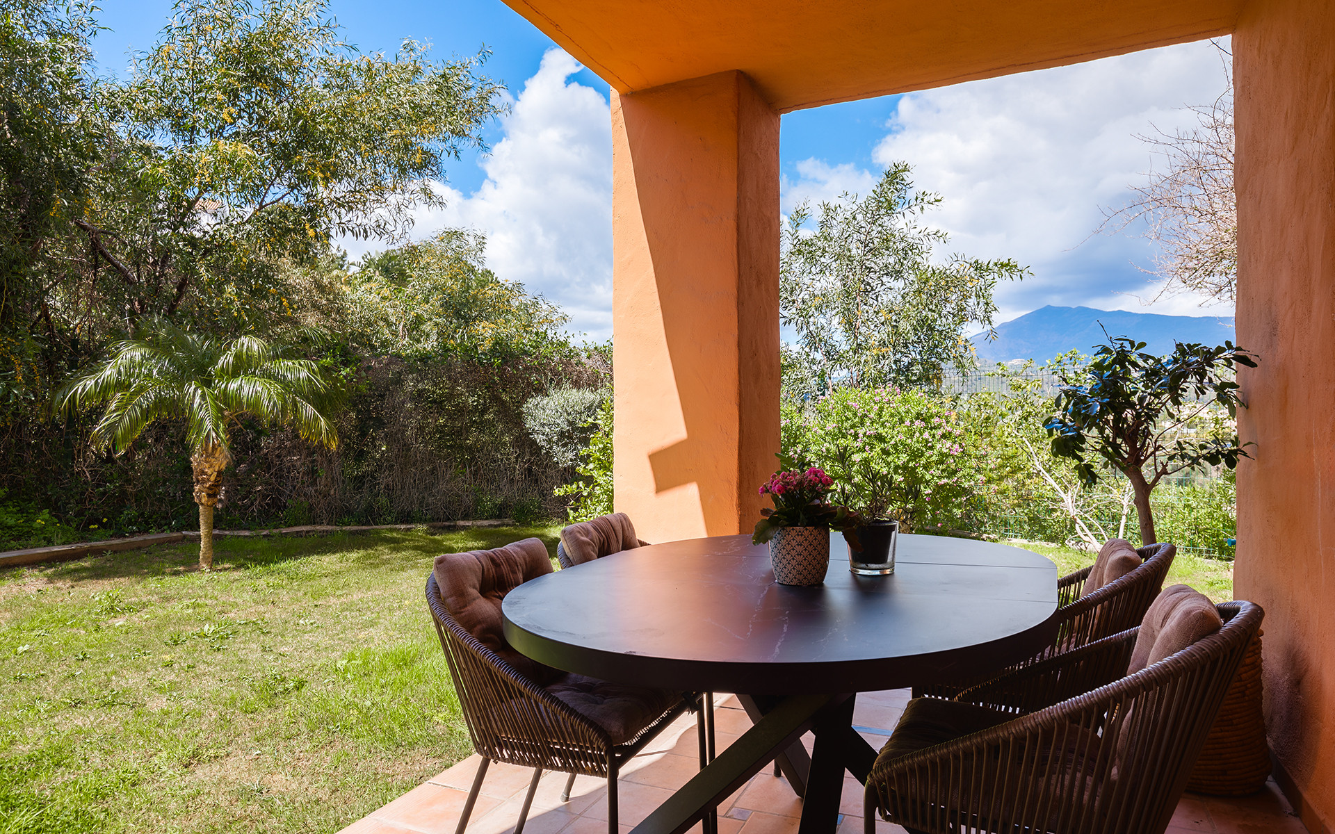 3 Bed, 2 Bath - Apartment for Sale in Atalaya, Estepona