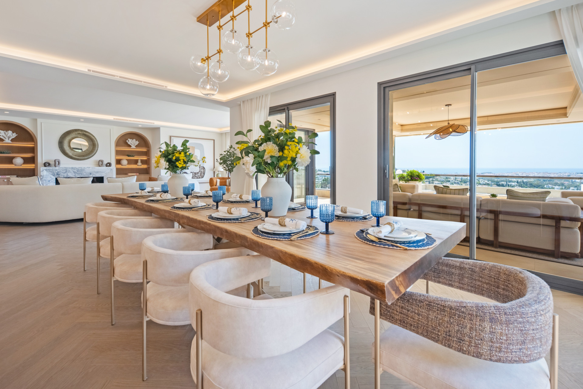 Ático de 5 Dormitorios y 6 Baños en venta en Nueva Andalucía, Marbella