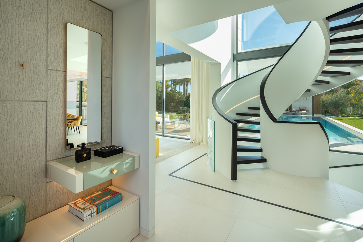 Casa de 5 Dormitorios en venta en Bahía de Marbella