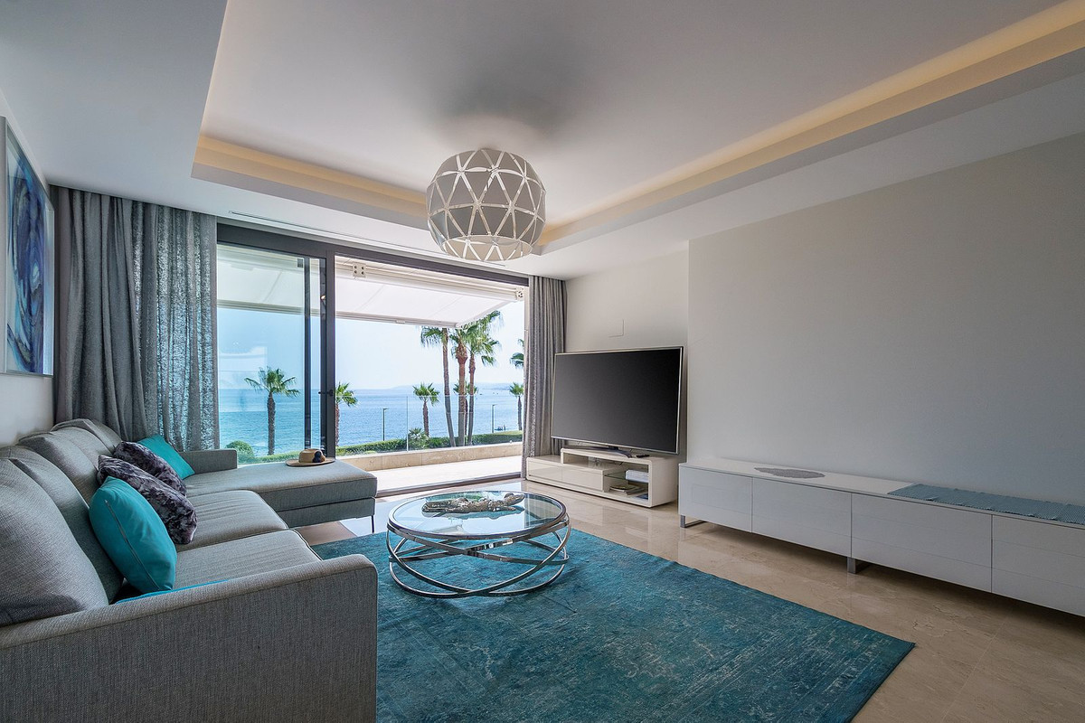 Piso de 4 Dormitorios y 4 Baños en alquiler en Estepona