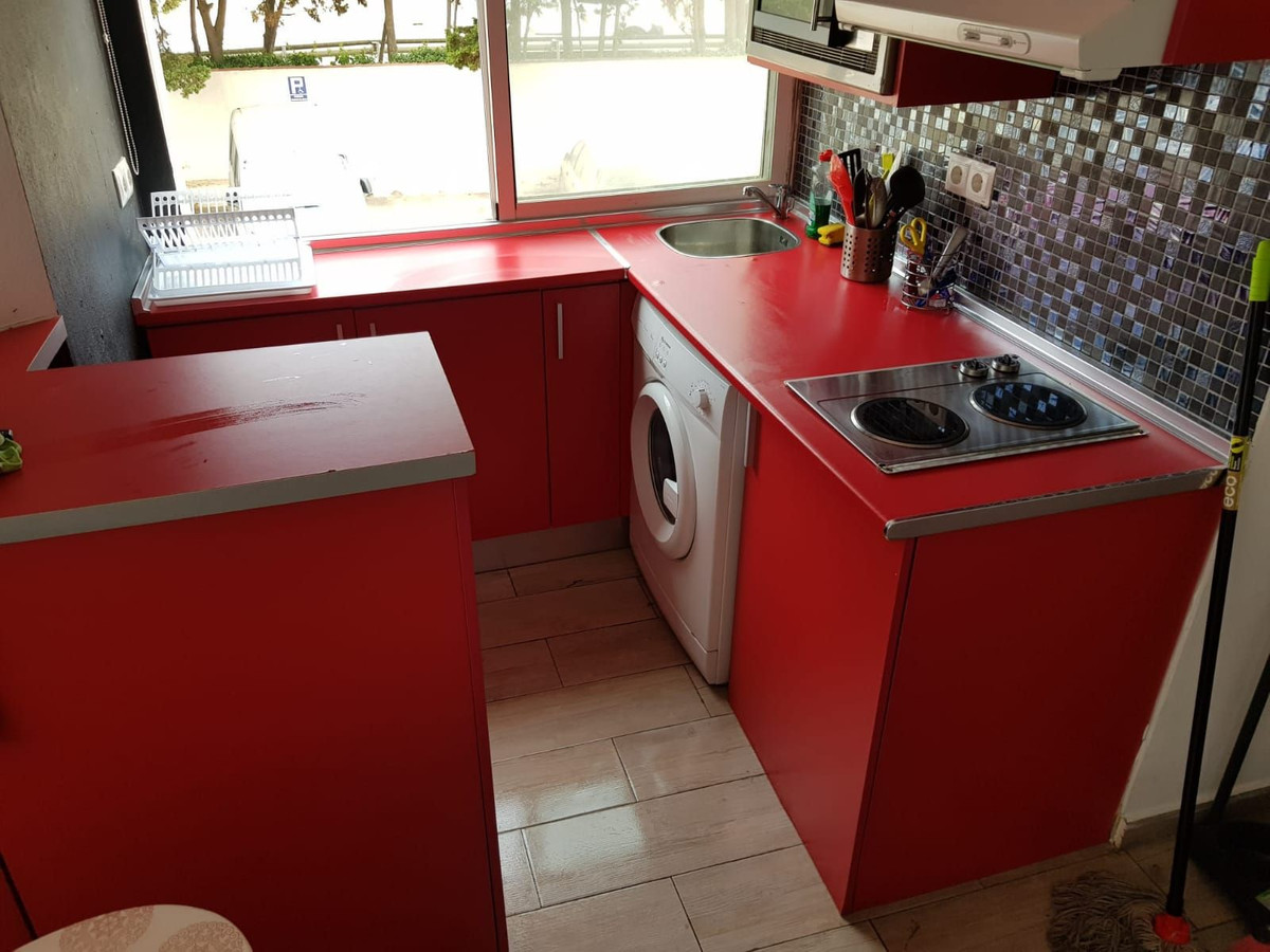 Piso de 2 Dormitorios y 1 Baño en venta en Calahonda