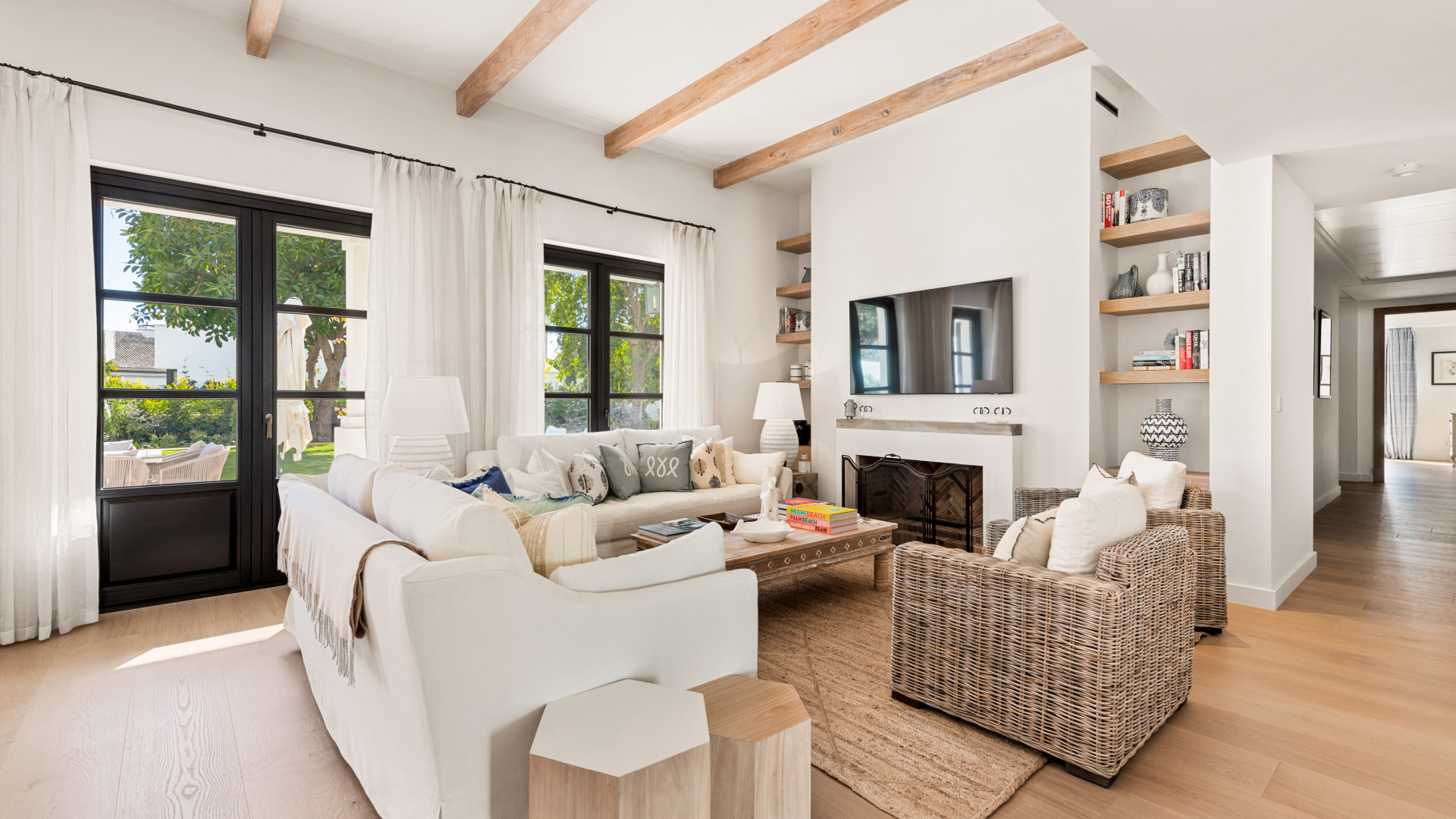 4 Bed, 12 Bath - Villa for Sale in Marbella Golden Mile