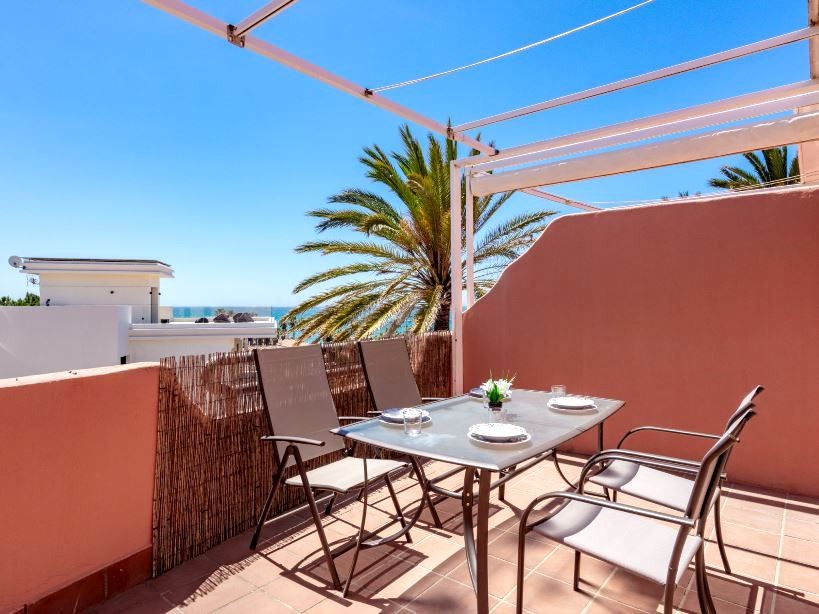Piso de 2 Dormitorios y 2 Baños en alquiler vacacional en Costabella, Marbella