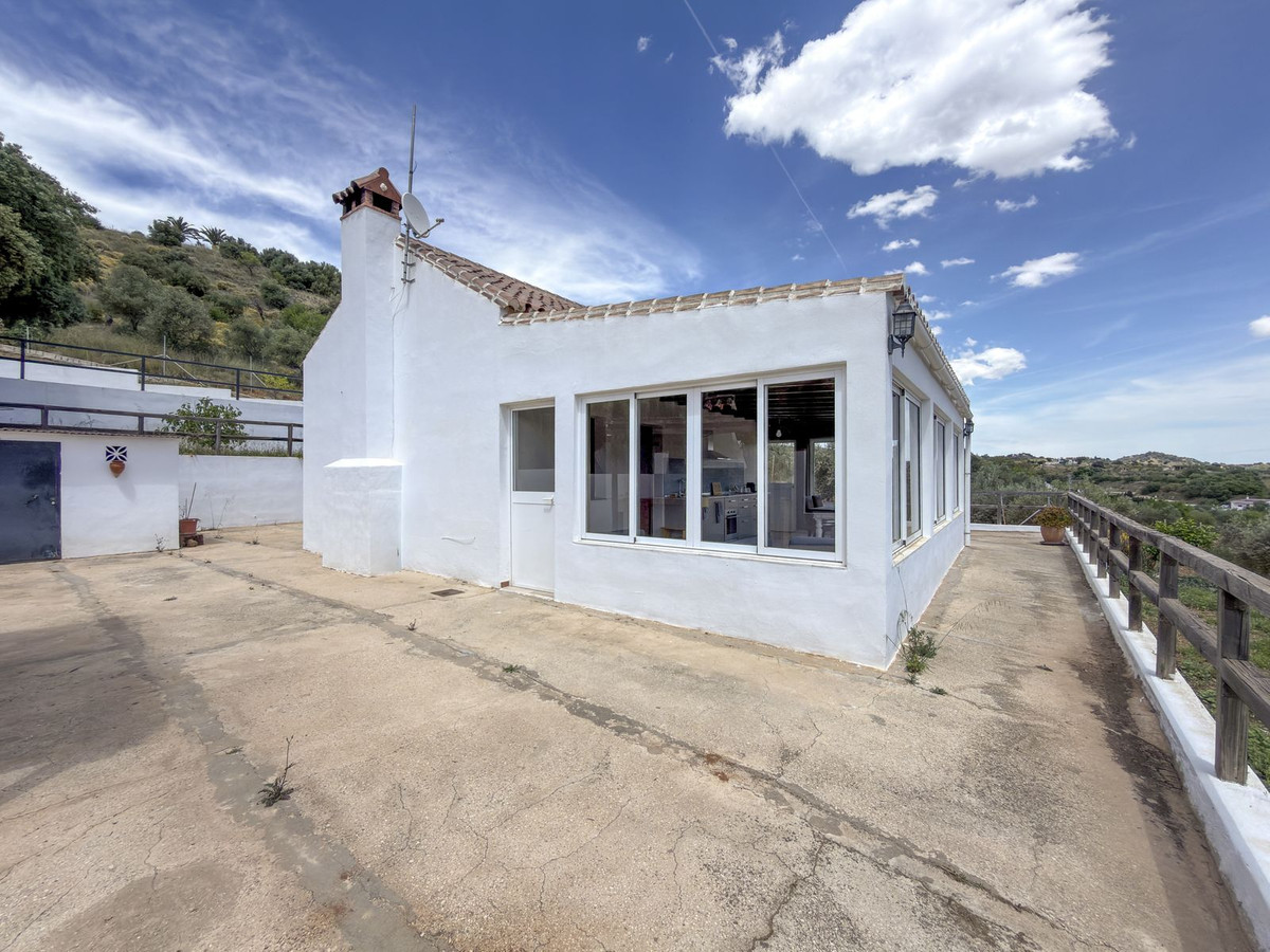 Finca de 2 Dormitorios y 1 Baño en venta en Monda
