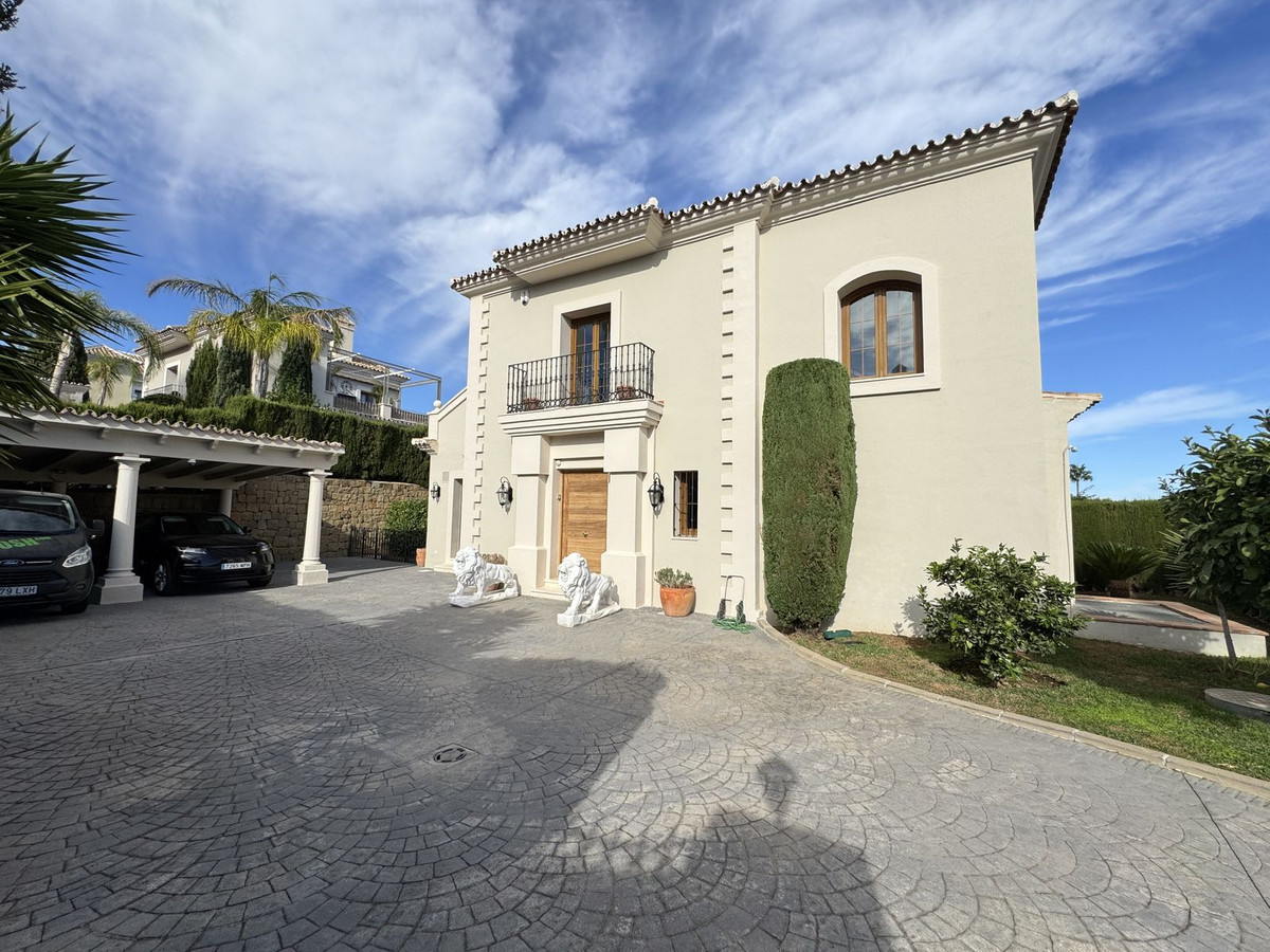 4 Bed - Villa for Sale in El Paraíso