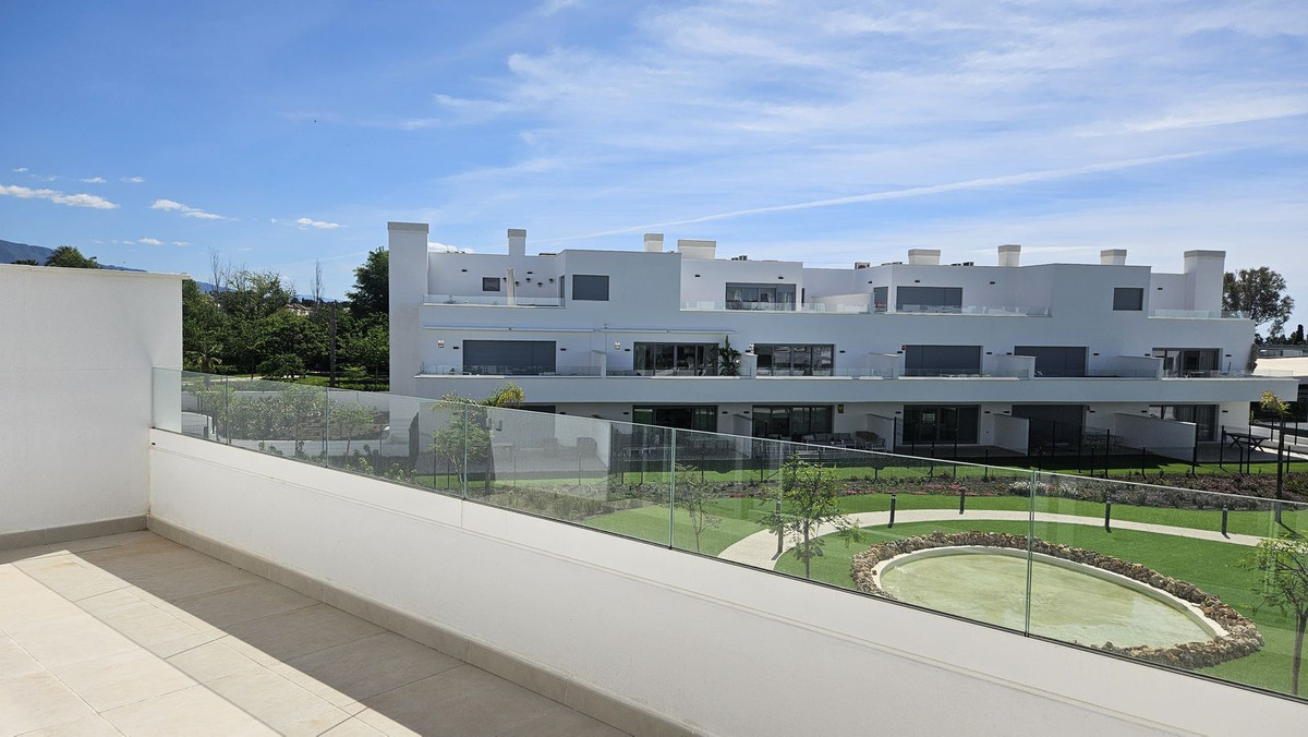 Piso de 2 Dormitorios en venta en Estepona