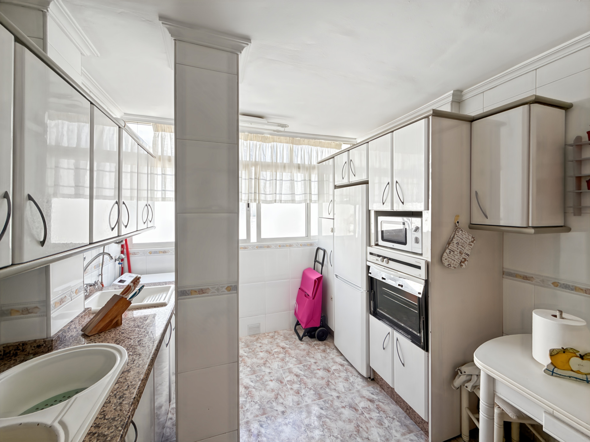 4 спални, 2 бани - Апартамент за продажба в Malaga Center