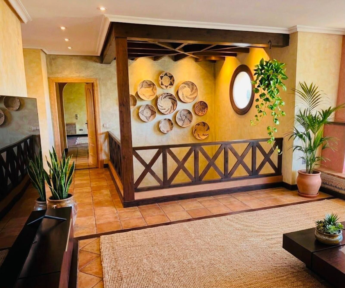 Casa de 5 Dormitorios en alquiler en Marbella