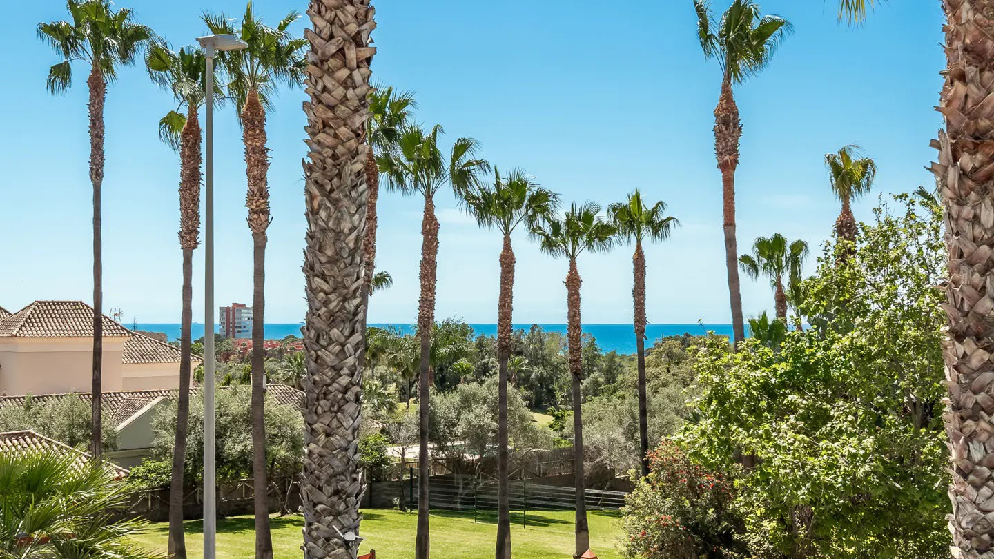 Casa de 4 Dormitorios y 4 Baños en venta en Los Monteros, Marbella