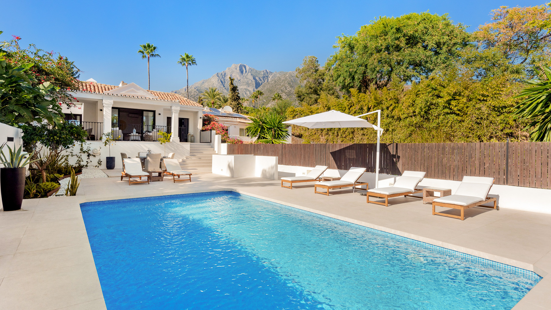 3 спални, 3 бани - Вила за продажба в Marbella Golden Mile