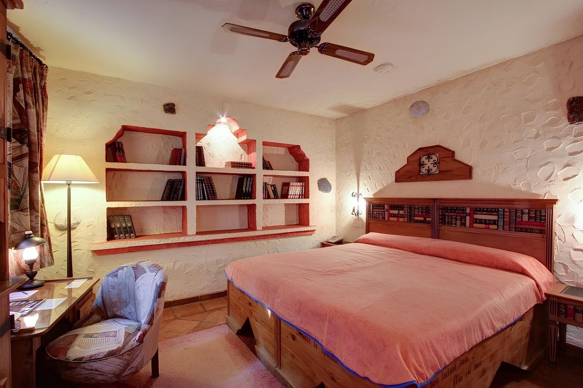 Casa de 9 Dormitorios y 11 Baños en venta en Benahavís Pueblo