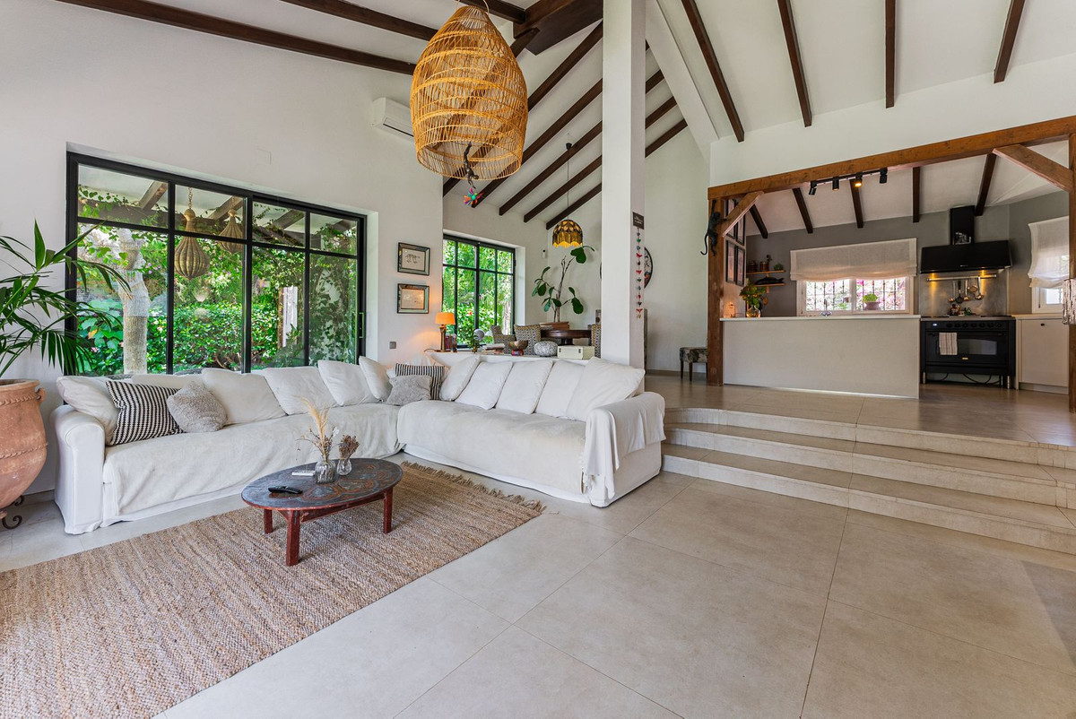 Casa de 4 Dormitorios en venta en Atalaya, Estepona