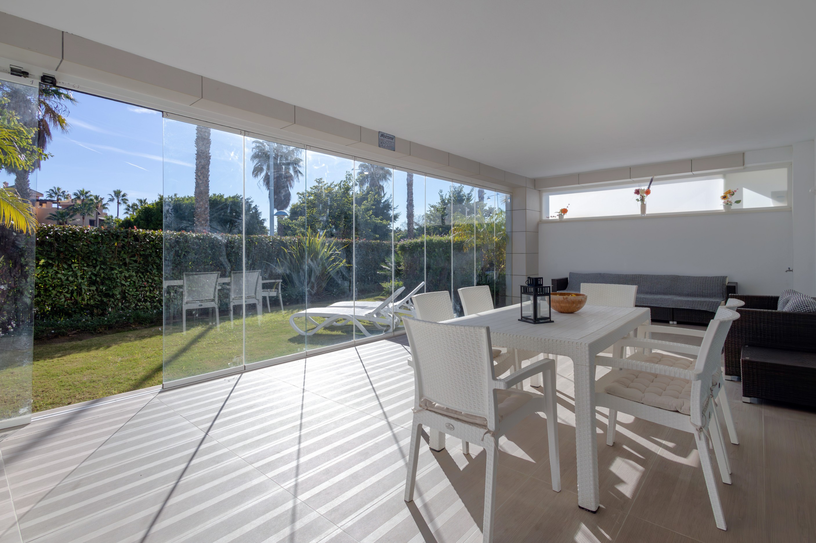 Piso de 2 Dormitorios y 2 Baños en venta en Nueva Alcántara, Marbella