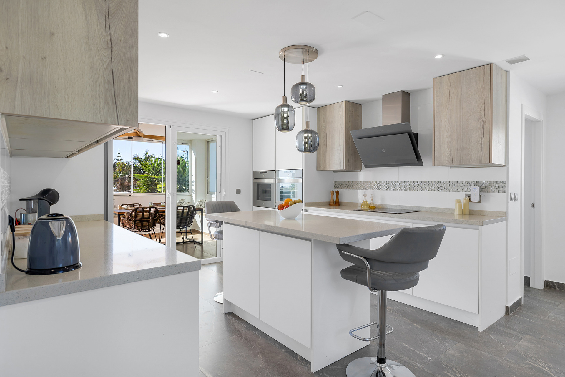 Casa de 6 Dormitorios y 4 Baños en venta en Estepona