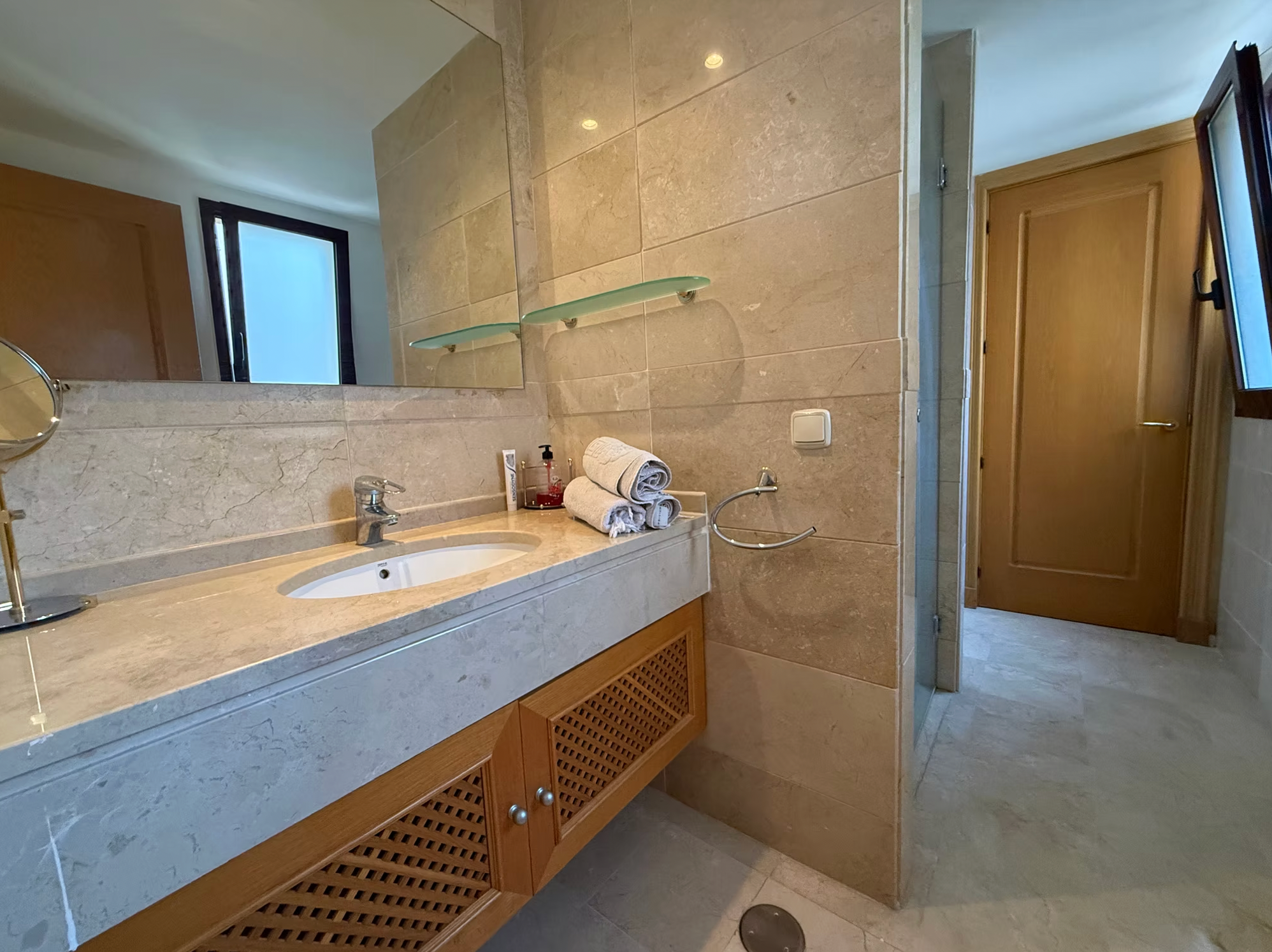 Ático de 3 Dormitorios y 3 Baños en venta en Estepona