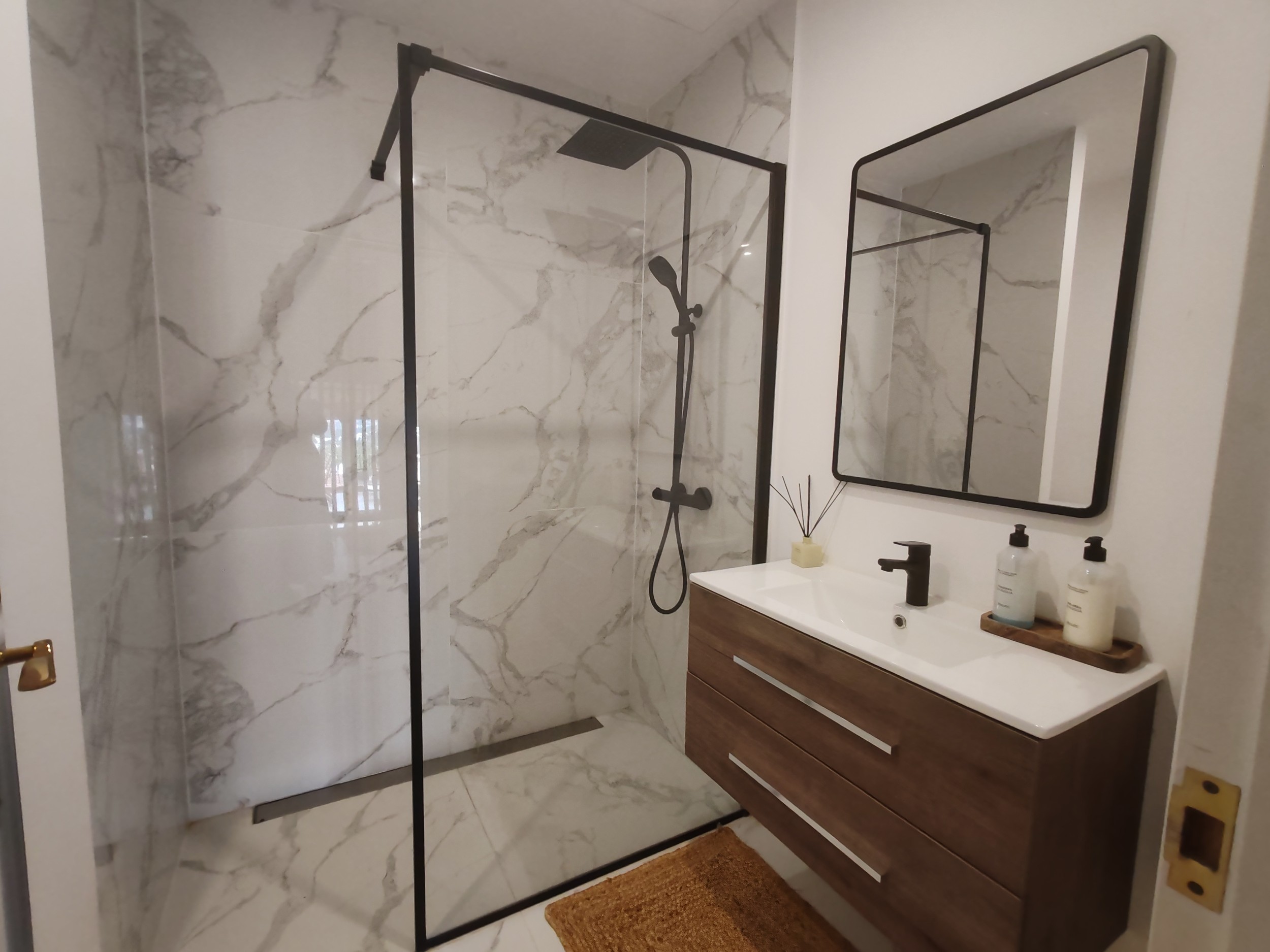 Ático de 3 Dormitorios y 2 Baños en venta en Nueva Andalucía, Marbella