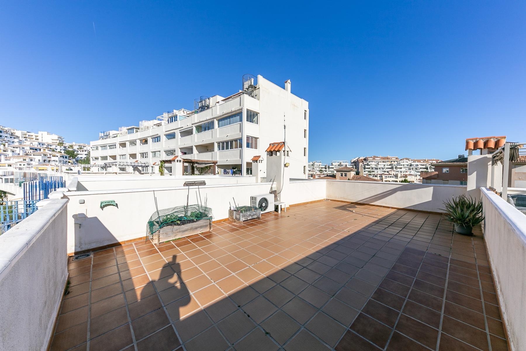 Casa Adosada de 2 Dormitorios en venta en Arroyo de la Miel, Benalmádena