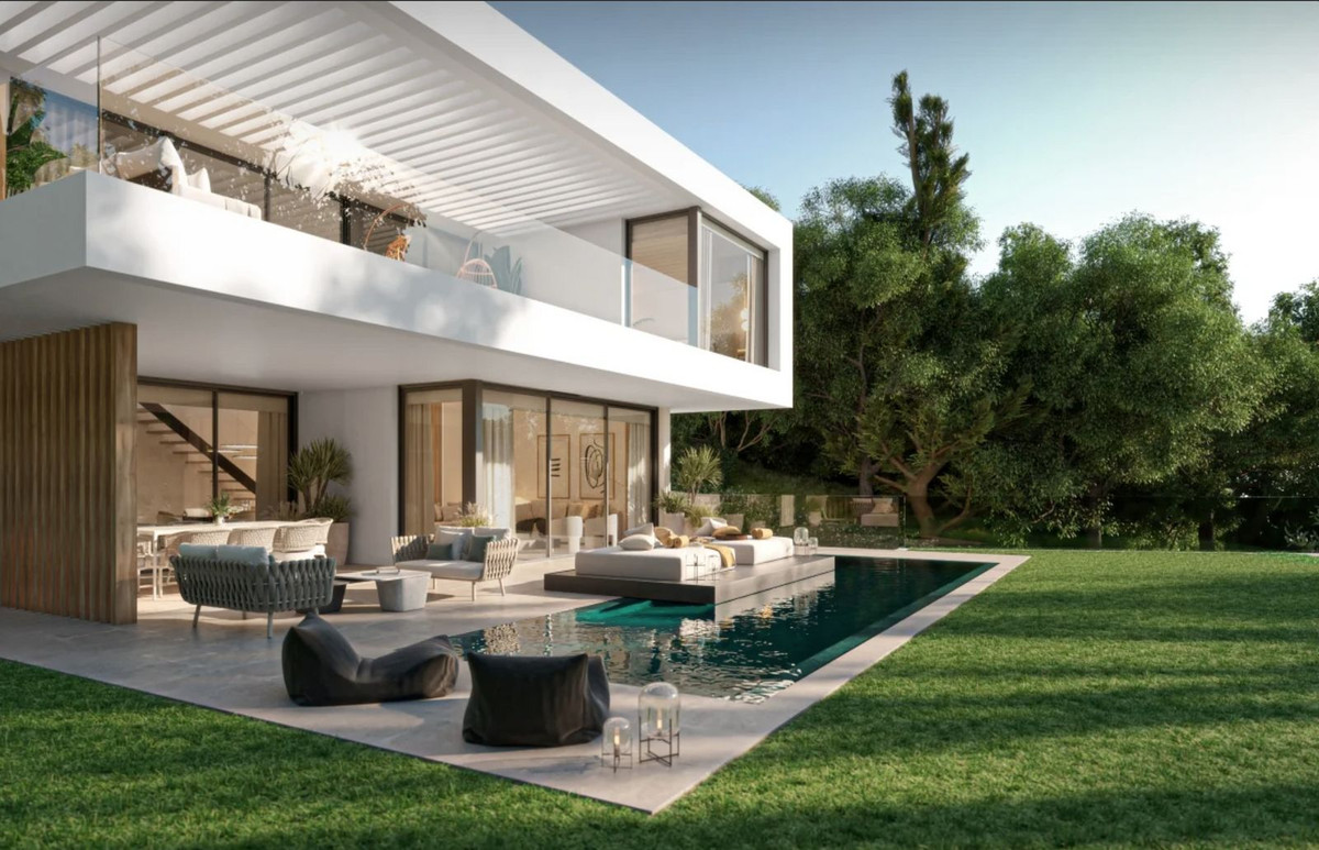 5 Bed, 5 Bath - Villa for Sale in New Golden Mile, Estepona