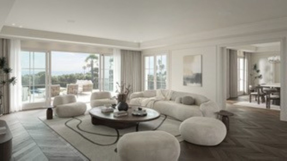 Casa de 6 Dormitorios en venta en Milla de Oro, Marbella