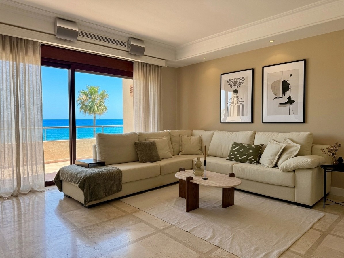 Ático de 3 Dormitorios y 3 Baños en venta en Estepona