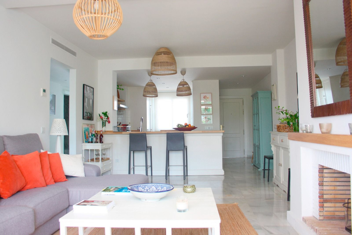 Piso de 2 Dormitorios en alquiler en Nagüeles, Marbella