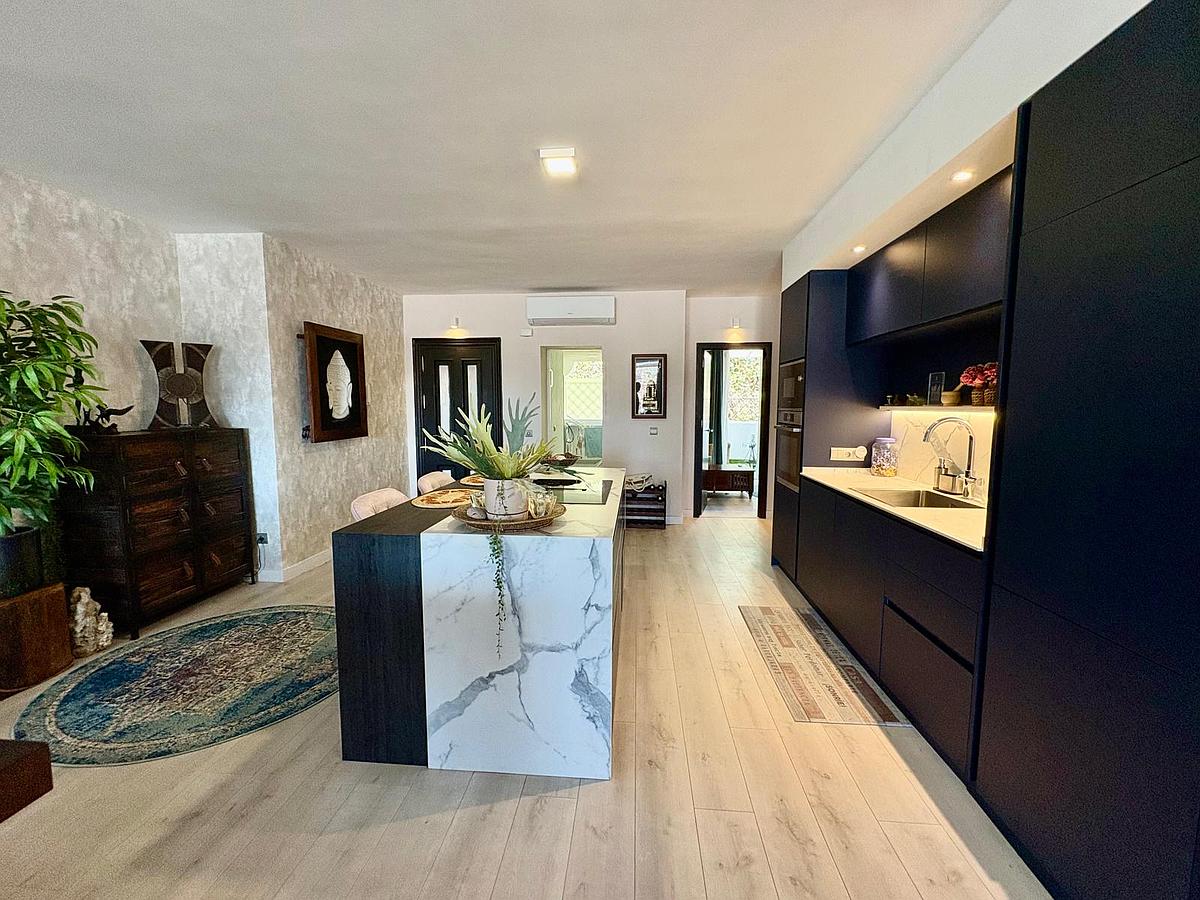 2 спални, 2 бани - Апартамент за продажба в Benahavis