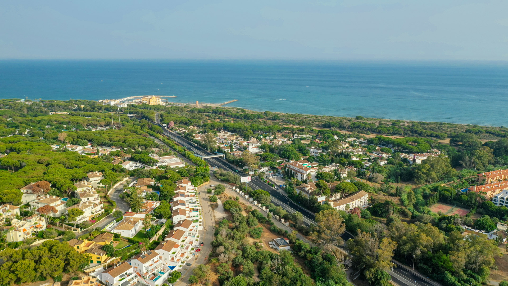 Piso de 3 Dormitorios y 2 Baños en venta en Artola, Marbella