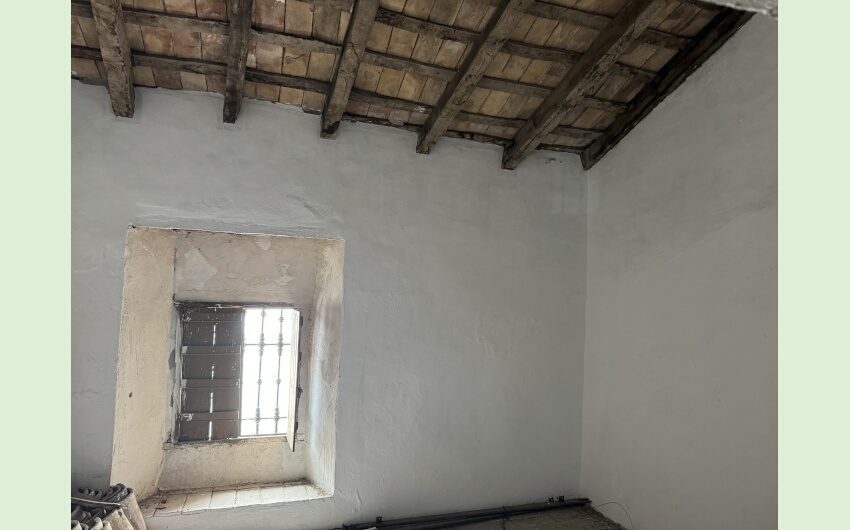 Casa Adosada de 9 Dormitorios y 3 Baños en venta en Jimena de la Frontera