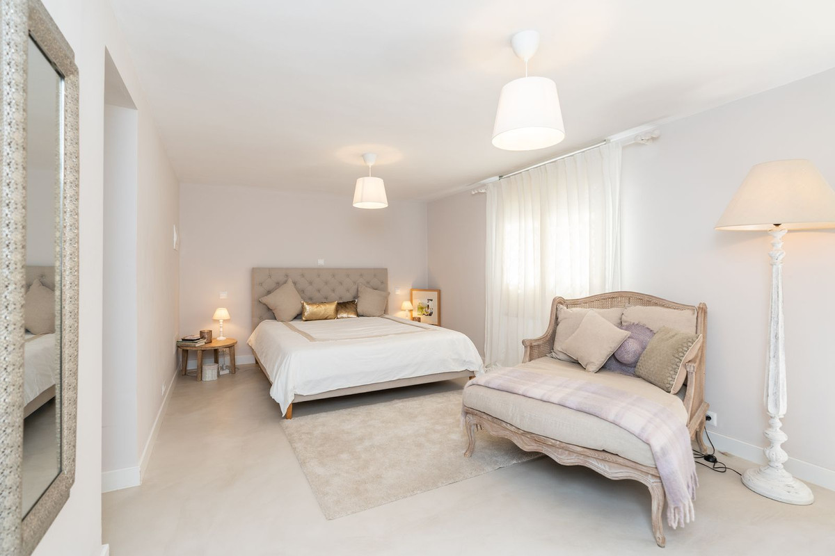 Casa de 5 Dormitorios en venta en San Pedro de Alcántara