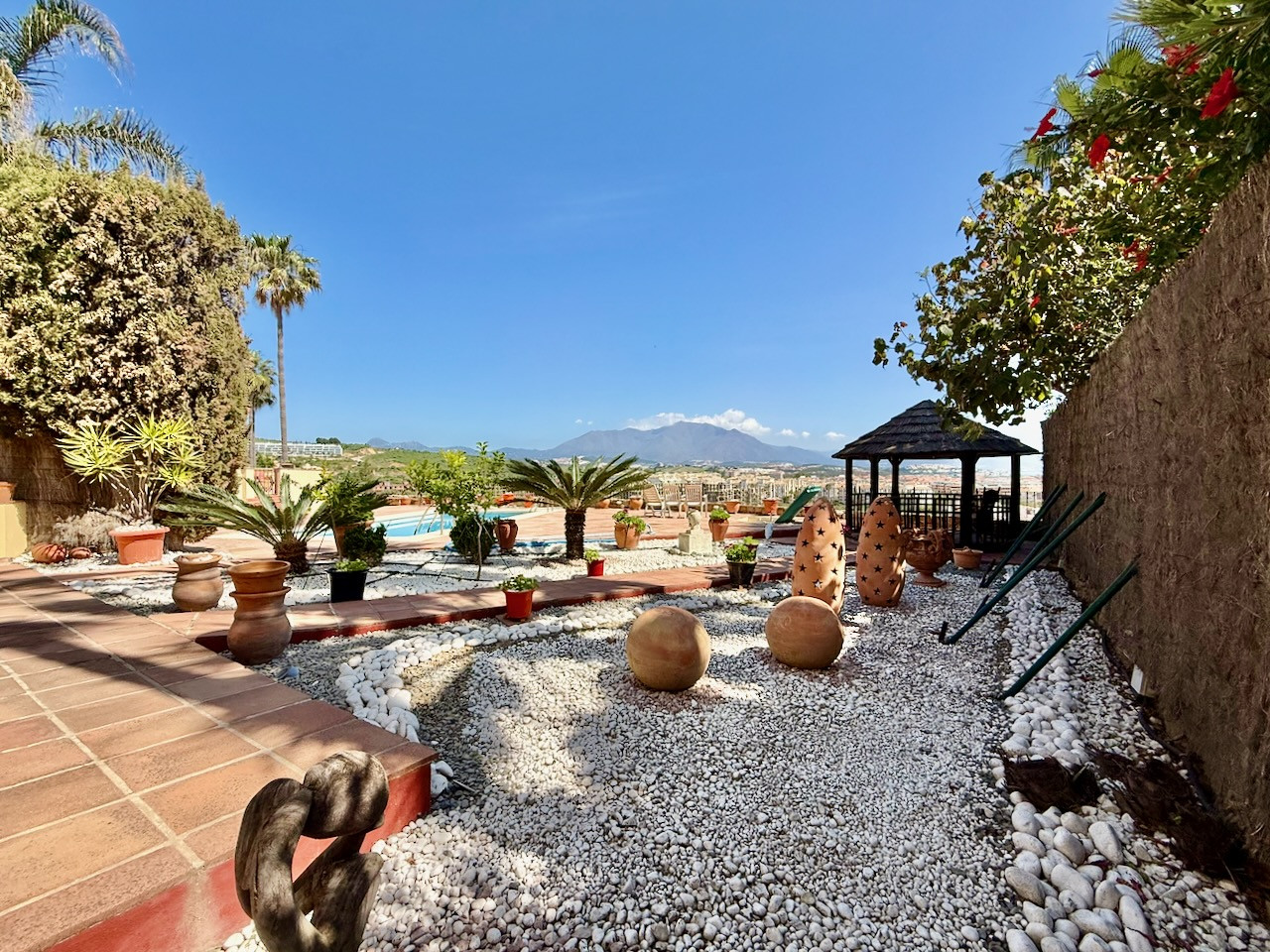 Casa de 5 Dormitorios y 4 Baños en venta en La Duquesa