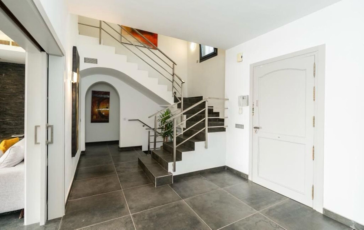 6 спални - Вила за продажба в Nueva Andalucia, Marbella