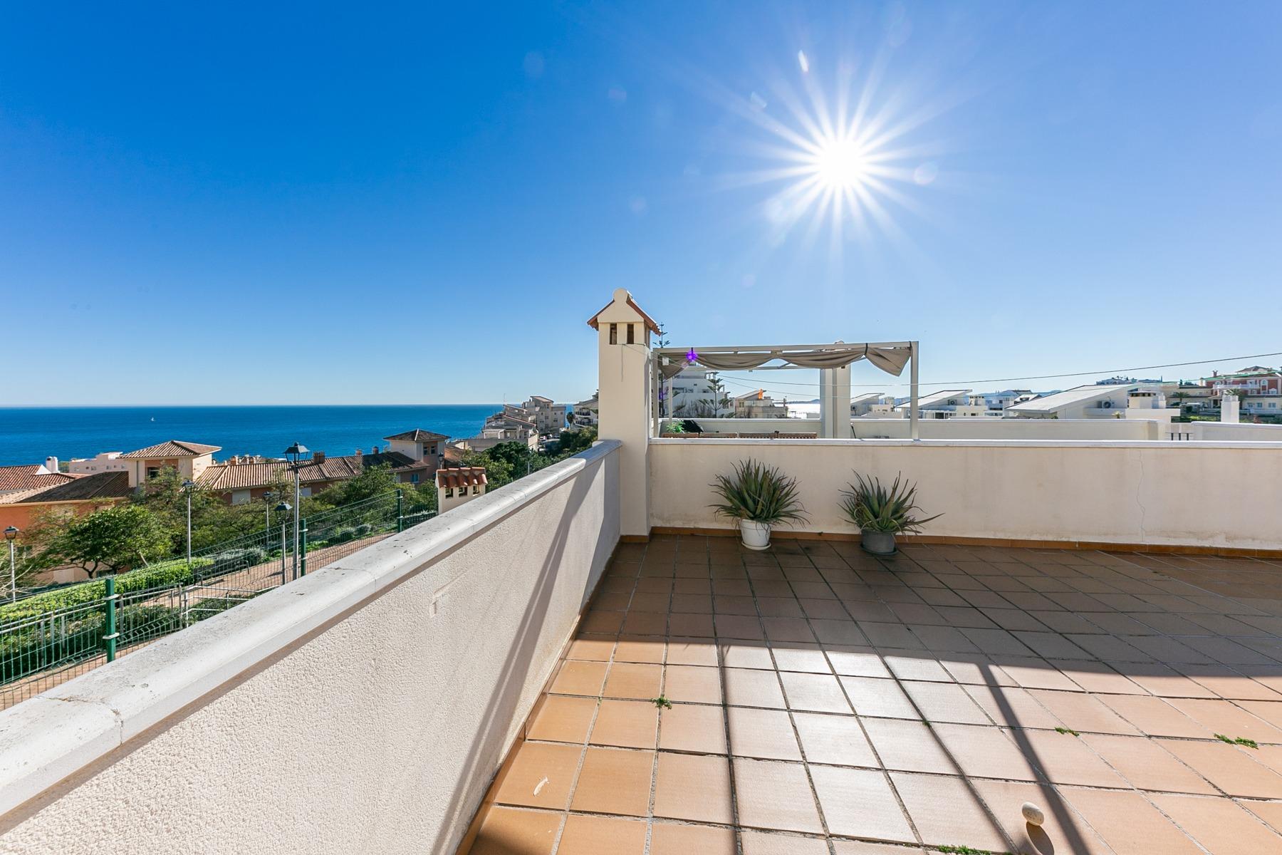 Casa Adosada de 2 Dormitorios en venta en Arroyo de la Miel, Benalmádena