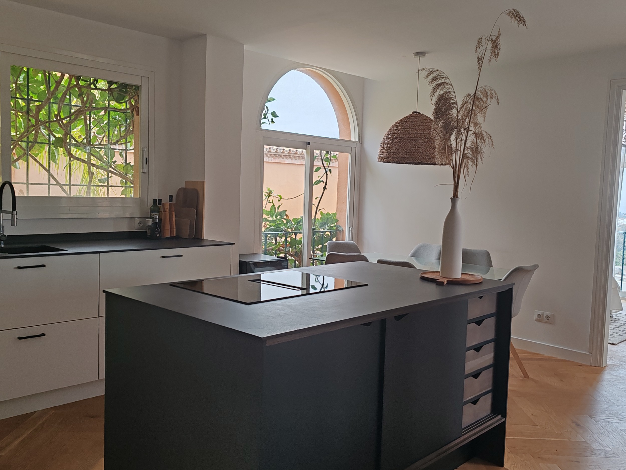 Ático de 3 Dormitorios y 2 Baños en venta en Nueva Andalucía, Marbella