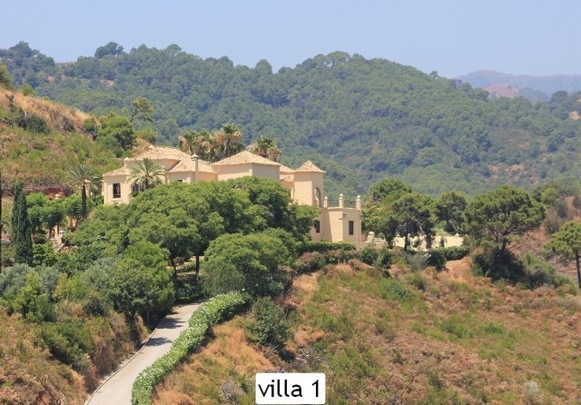 Casa de 17 Dormitorios en venta en Marbella
