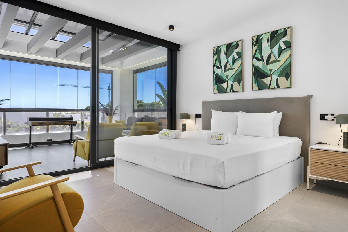 Casa de 4 Dormitorios y 4 Baños en alquiler en Mijas