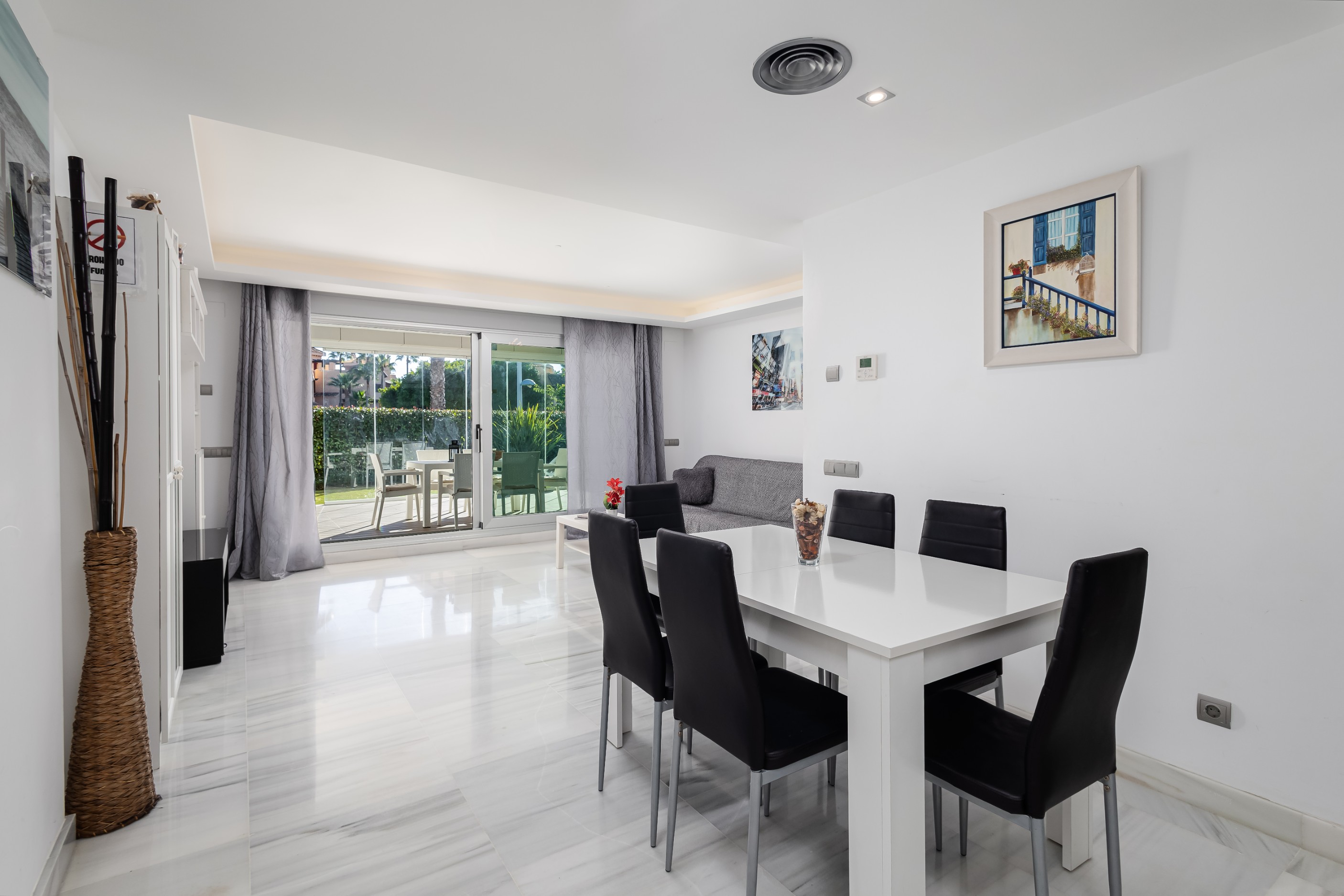 Piso de 2 Dormitorios y 2 Baños en venta en Nueva Alcántara, Marbella