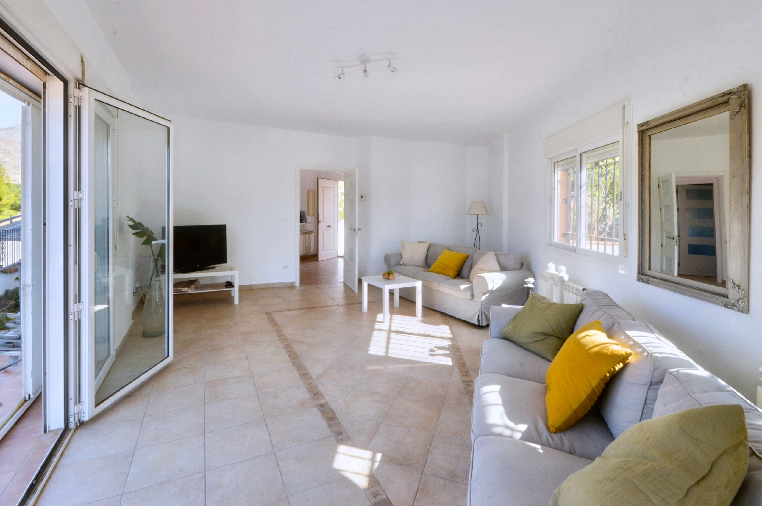 Casa de 4 Dormitorios y 3 Baños en venta en Lecrín