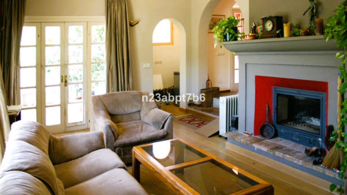 Casa de 2 Dormitorios y 2 Baños en venta en Los Almendros, Benahavís