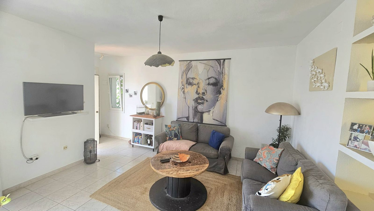 Piso de 2 Dormitorios y 1 Baño en venta en Mijas