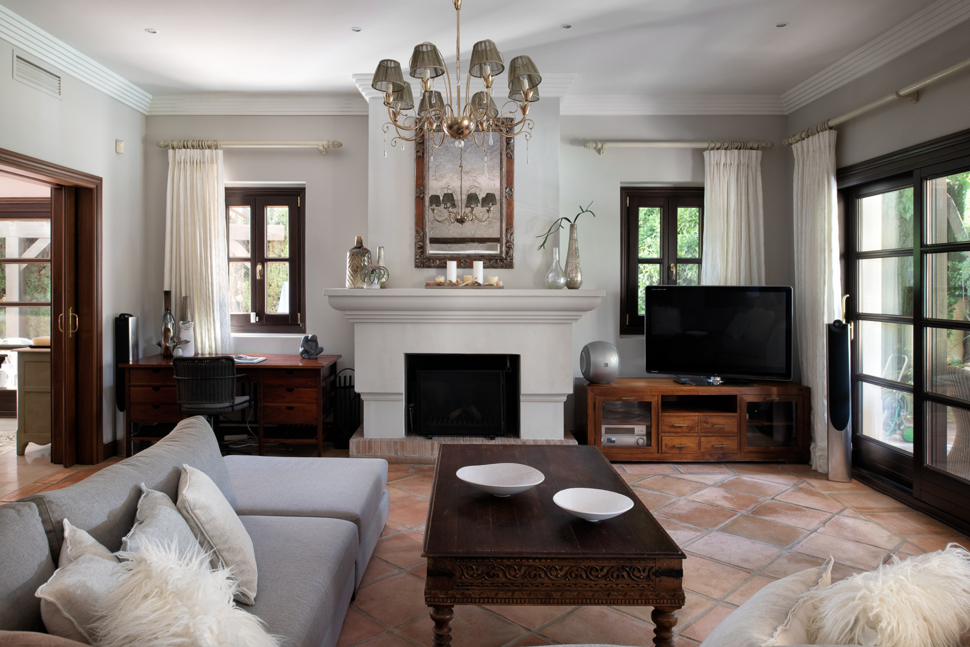 Casa de 6 Dormitorios en venta en Milla de Oro, Marbella