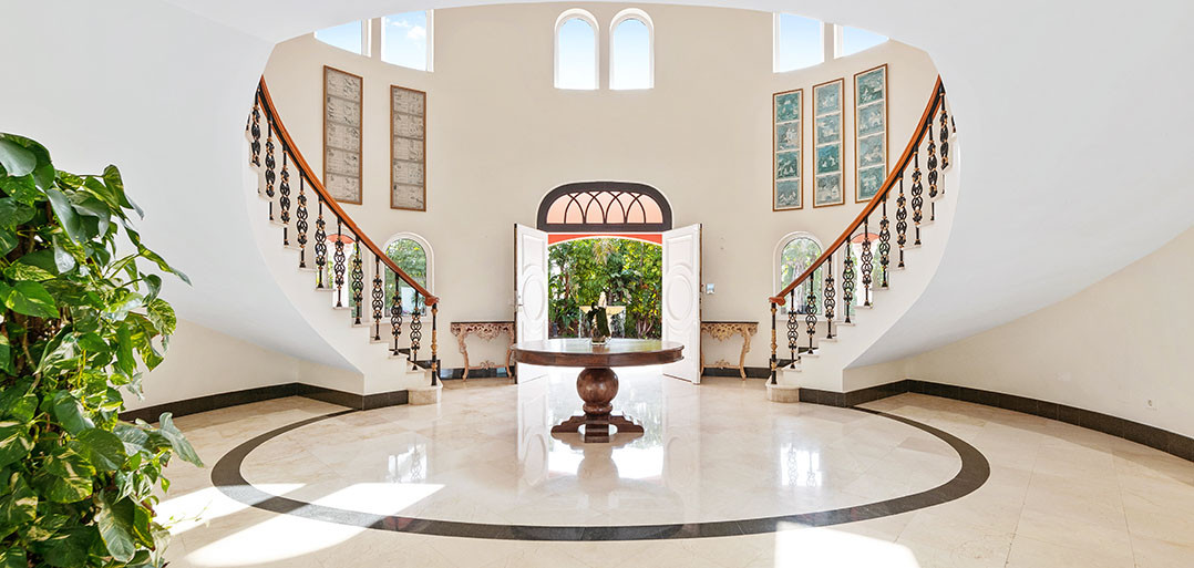 Casa de 8 Dormitorios y 7 Baños en venta en El Paraíso, Estepona