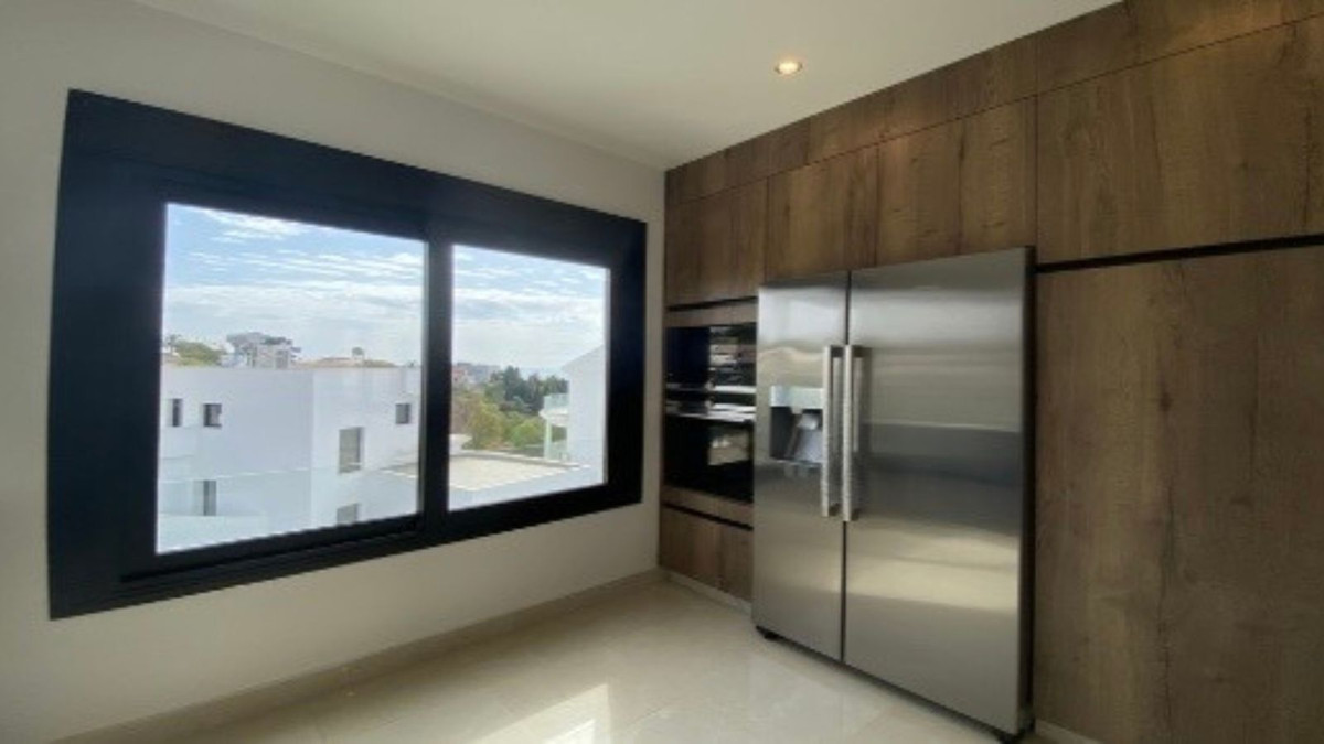 Casa de 5 Dormitorios y 4 Baños en venta en Benalmádena Costa