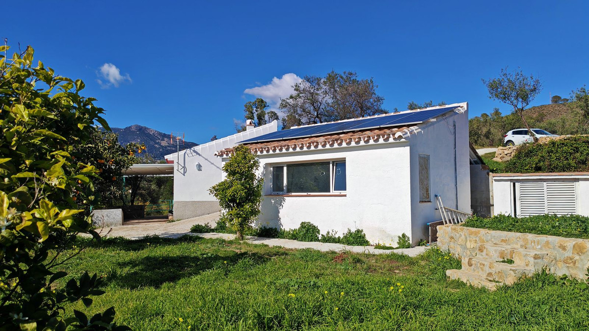 Finca de 4 Dormitorios en venta en Casarabonela