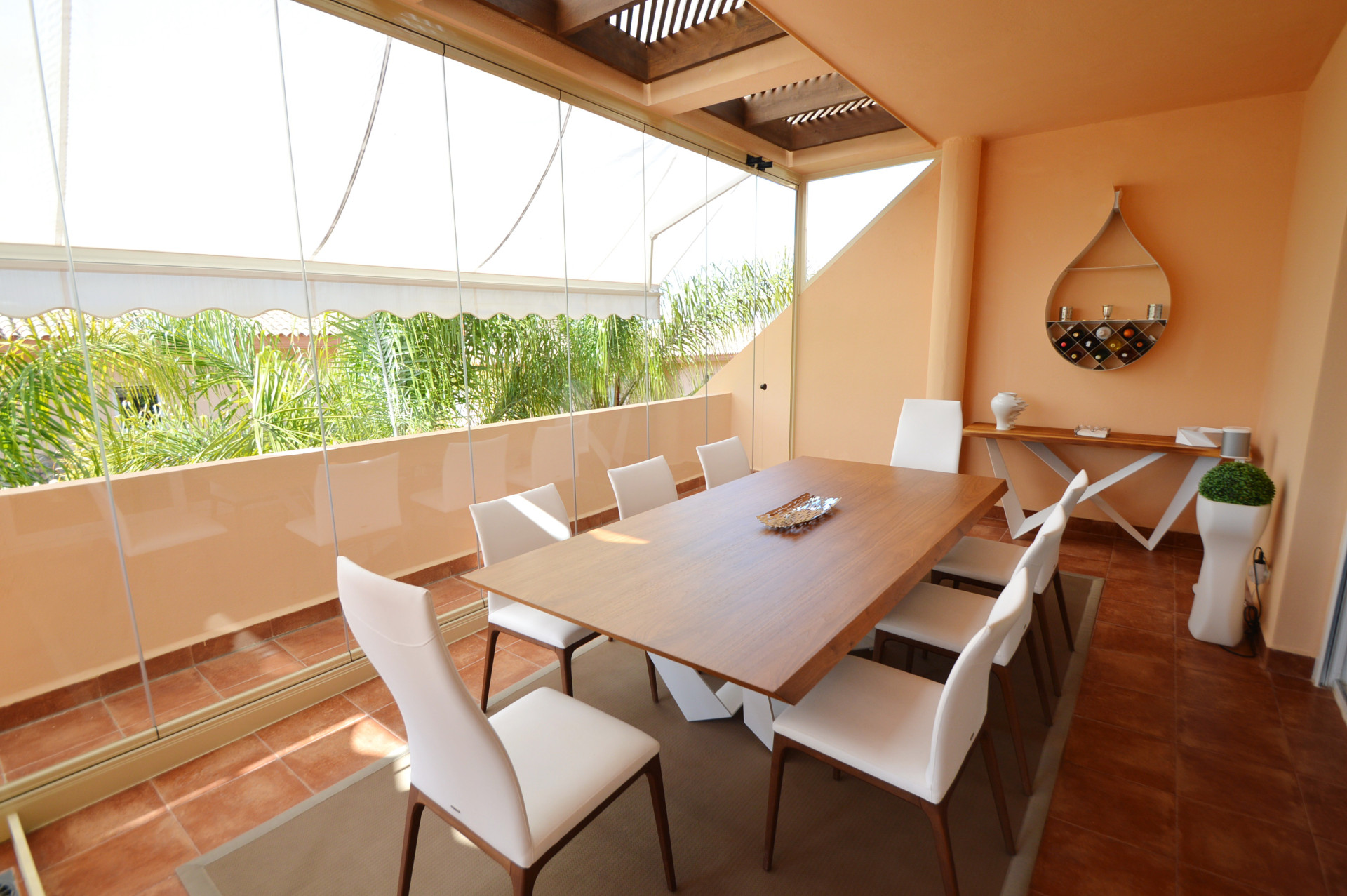 3 спални, 3 бани - Апартамент за продажба в Nueva Andalucia, Marbella