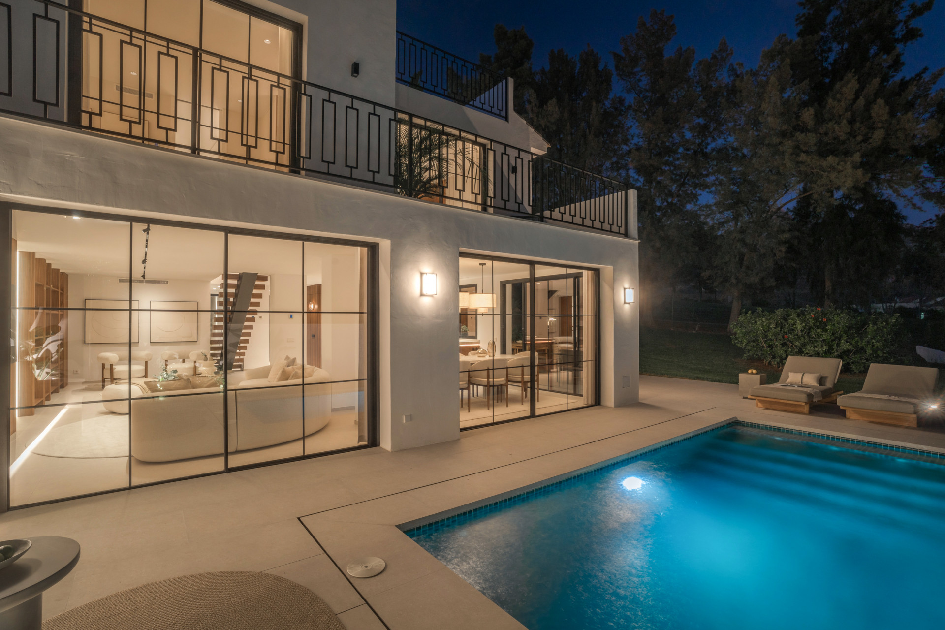 Casa de 5 Dormitorios y 4 Baños en venta en Nueva Andalucía, Marbella