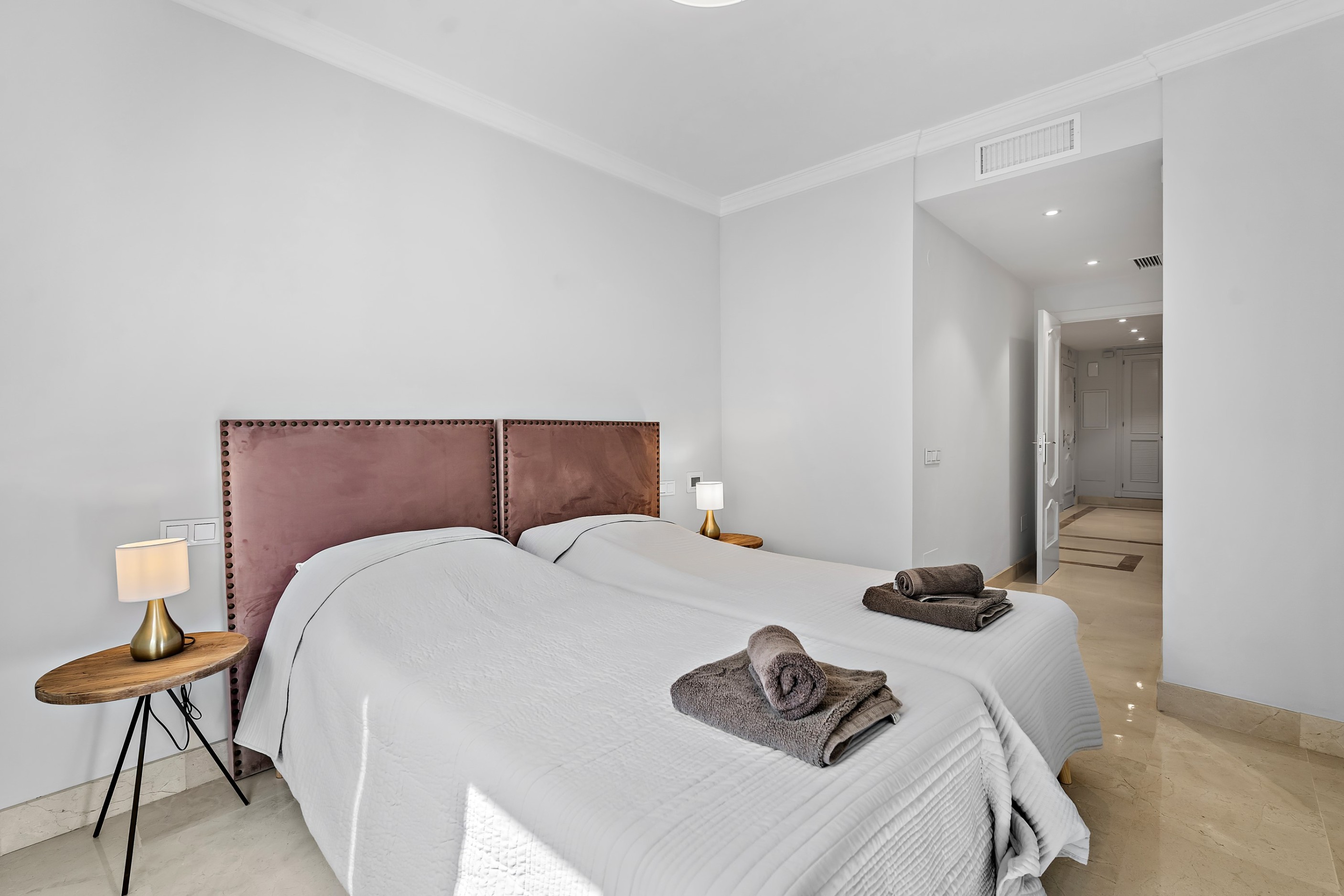 Piso de 2 Dormitorios en alquiler vacacional en Milla de Oro, Marbella