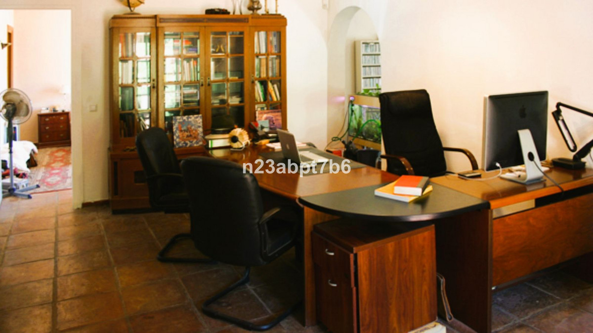 Casa de 2 Dormitorios y 2 Baños en venta en Los Almendros, Benahavís